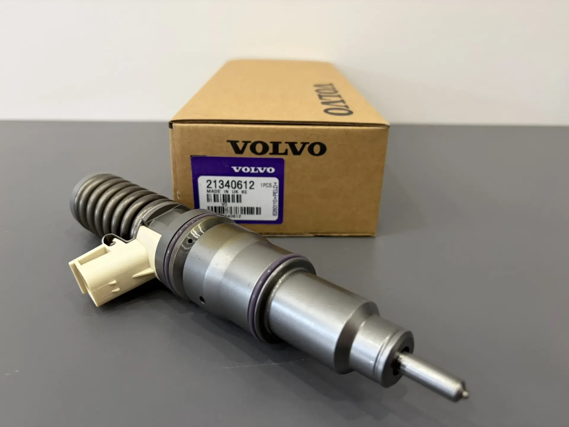 Форсунка топливная Volvo, Delphi D13C (21340612)