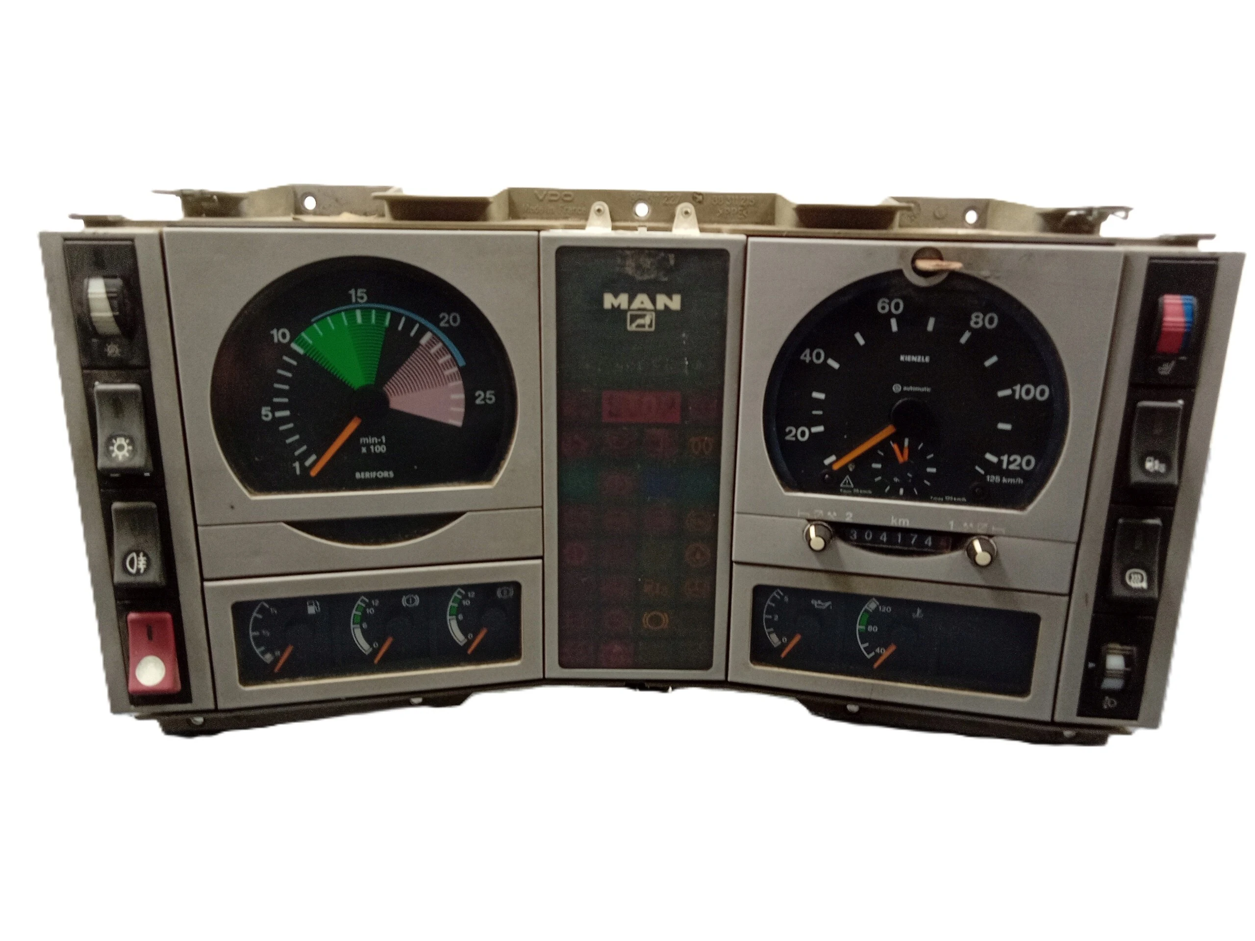 Панель приборов в сборе F2000 (81.27202.6080)